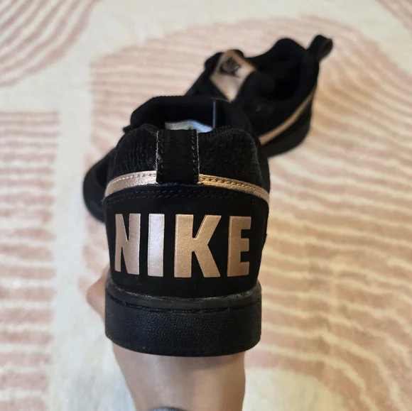 Nike Women's Court Borough Low Sneaker | 7.5 - Picture 13 of 14